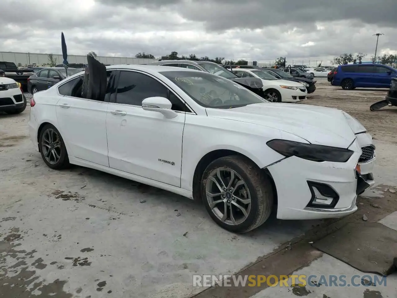 4 Photograph of a damaged car 3FA6P0RU4KR155929 FORD FUSION 2019
