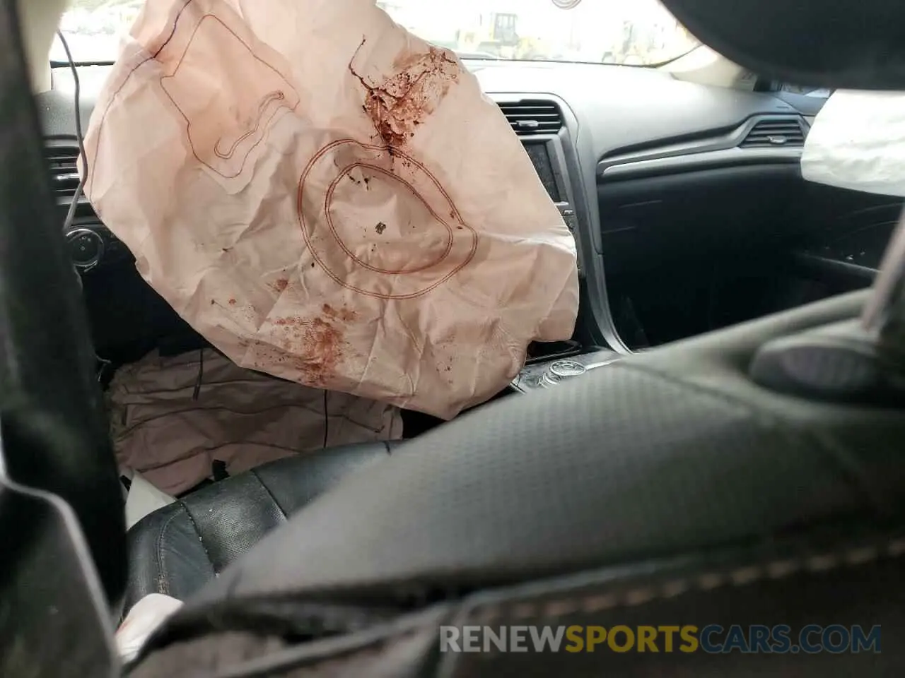 8 Photograph of a damaged car 3FA6P0RU4KR155929 FORD FUSION 2019