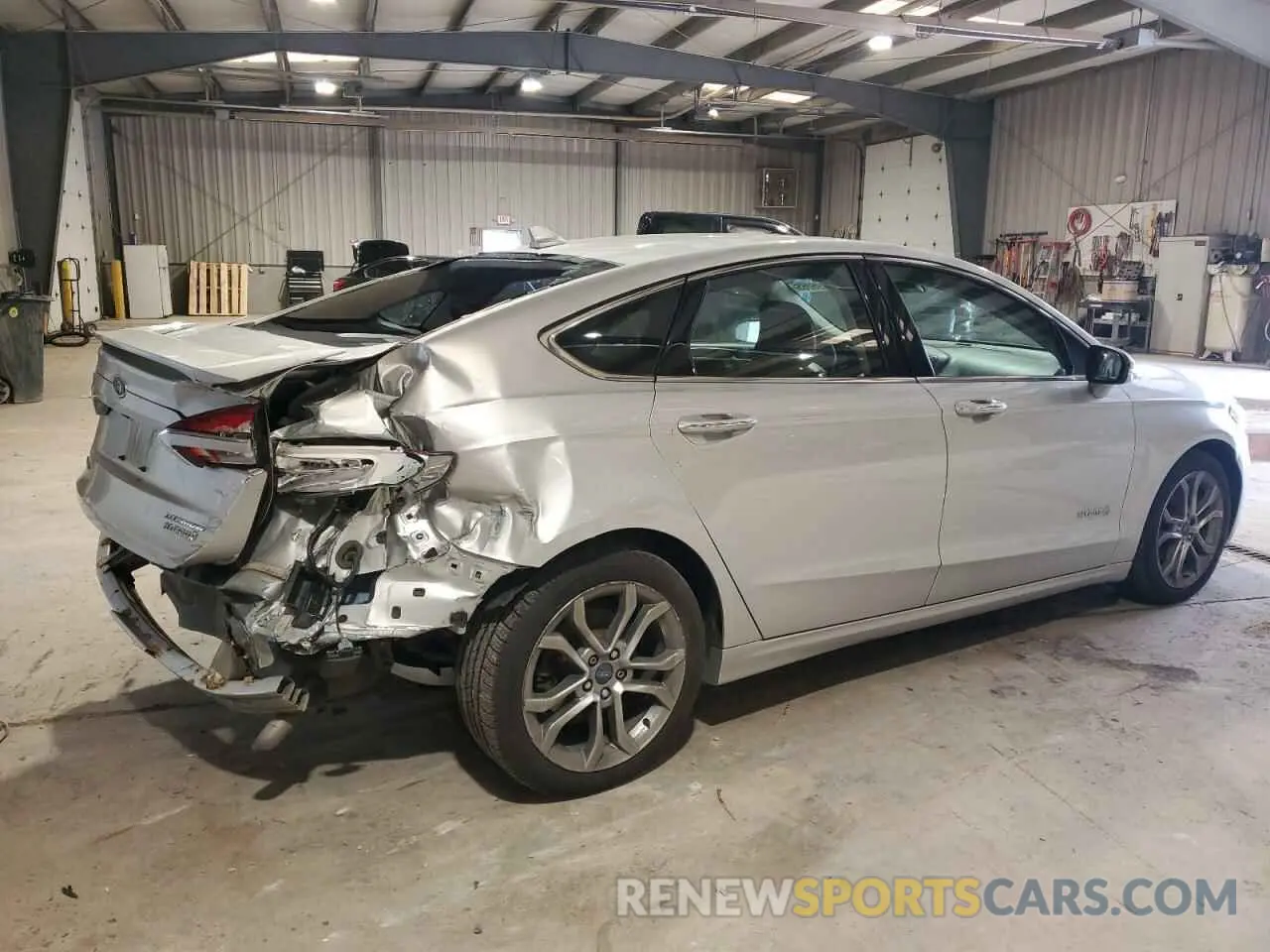3 Photograph of a damaged car 3FA6P0RU5KR138895 FORD FUSION 2019