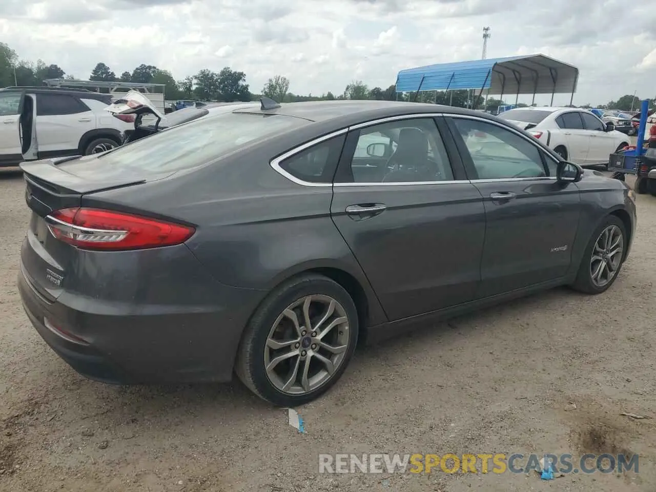 3 Photograph of a damaged car 3FA6P0RU6KR106828 FORD FUSION 2019
