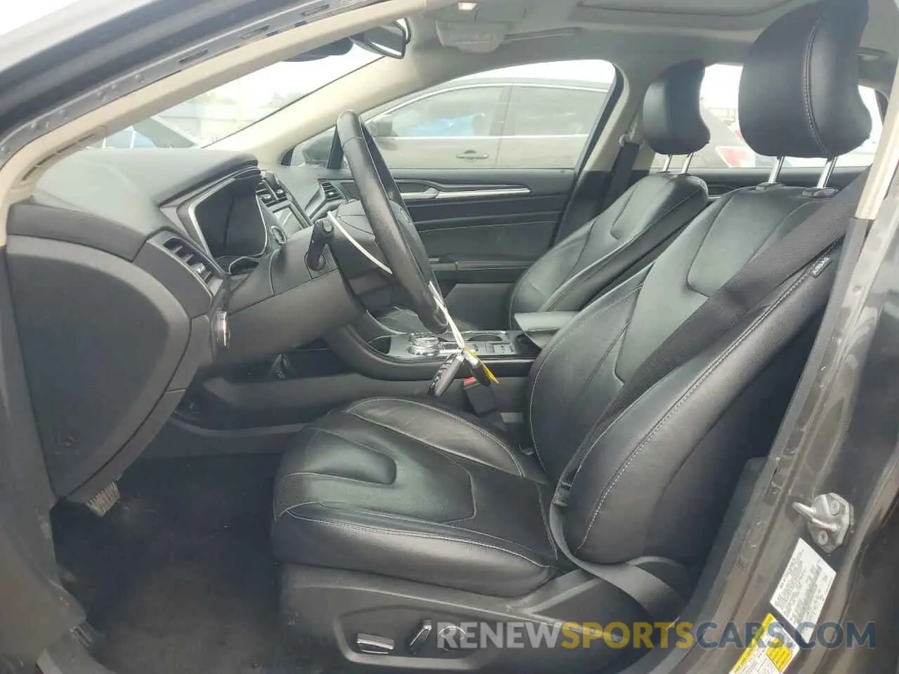 7 Photograph of a damaged car 3FA6P0RU6KR106828 FORD FUSION 2019