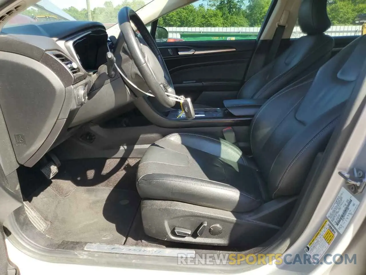 7 Photograph of a damaged car 3FA6P0RU6KR162400 FORD FUSION 2019