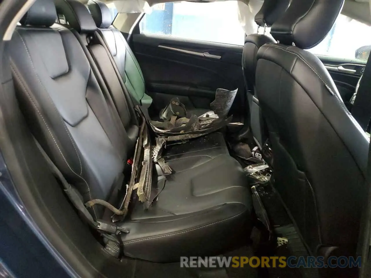 10 Photograph of a damaged car 3FA6P0RU7KR169095 FORD FUSION 2019