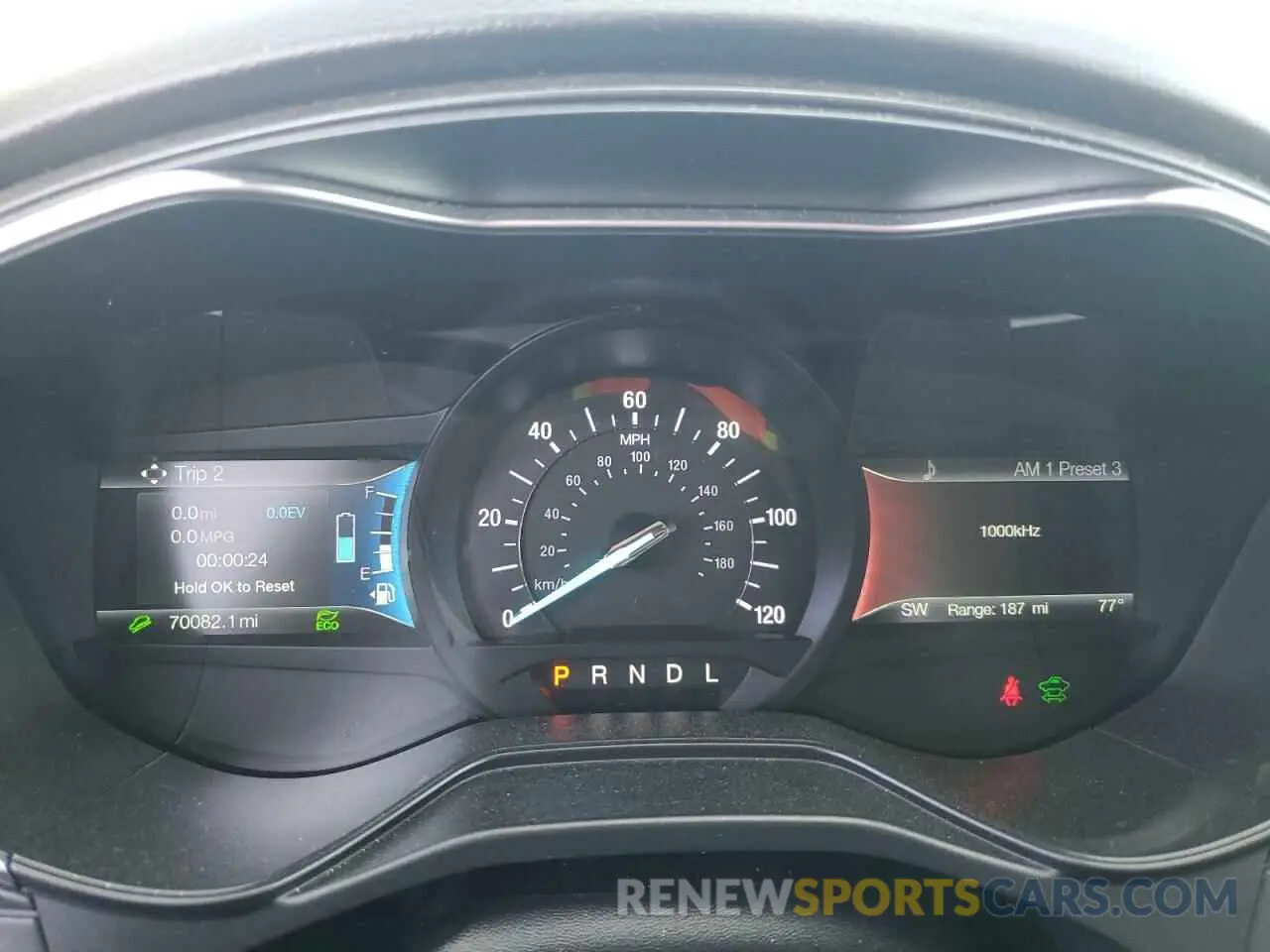 9 Photograph of a damaged car 3FA6P0RU7KR183739 FORD FUSION 2019