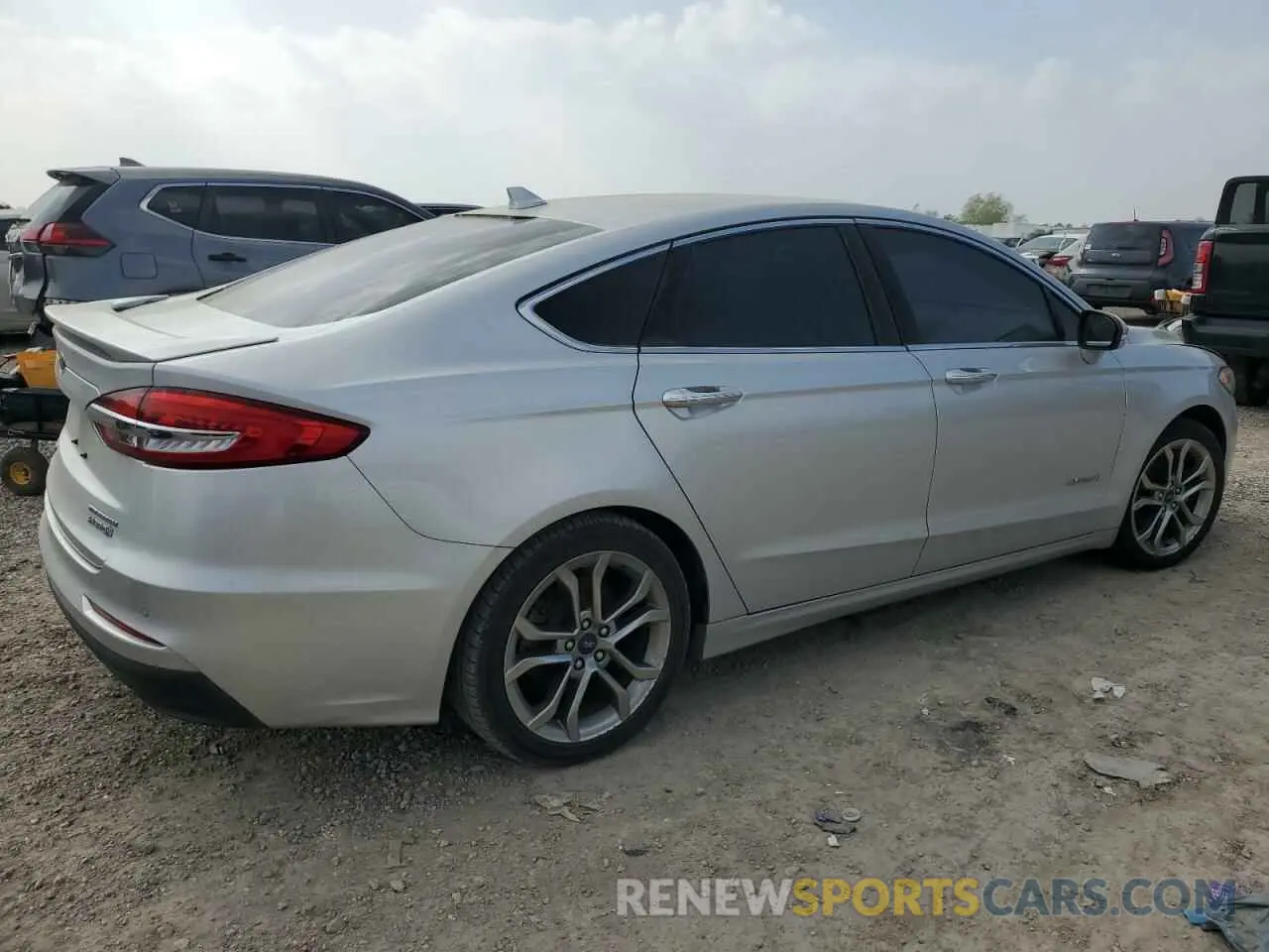 3 Photograph of a damaged car 3FA6P0RU8KR156243 FORD FUSION 2019