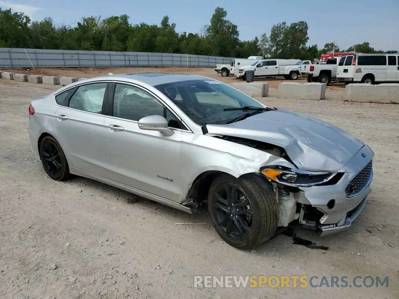 4 Photograph of a damaged car 3FA6P0RU9KR209239 FORD FUSION 2019