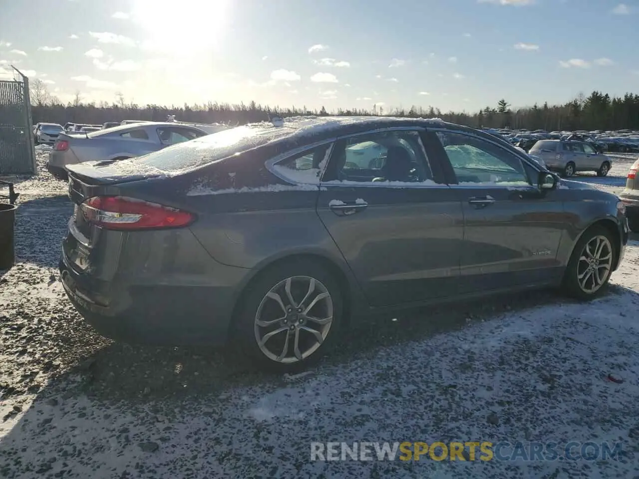 3 Photograph of a damaged car 3FA6P0RU9KR243889 FORD FUSION 2019