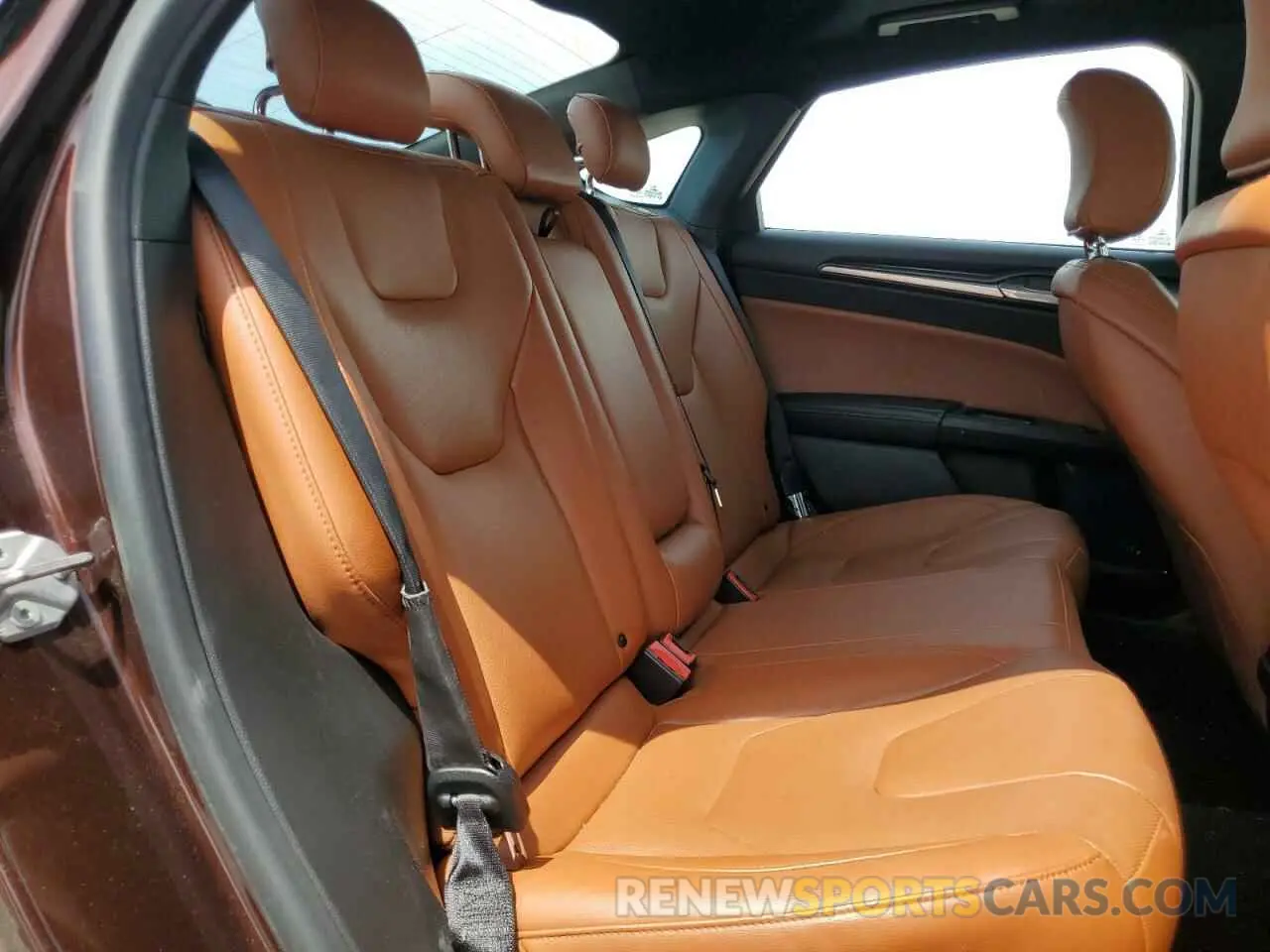 10 Photograph of a damaged car 3FA6P0RU9KR264015 FORD FUSION 2019