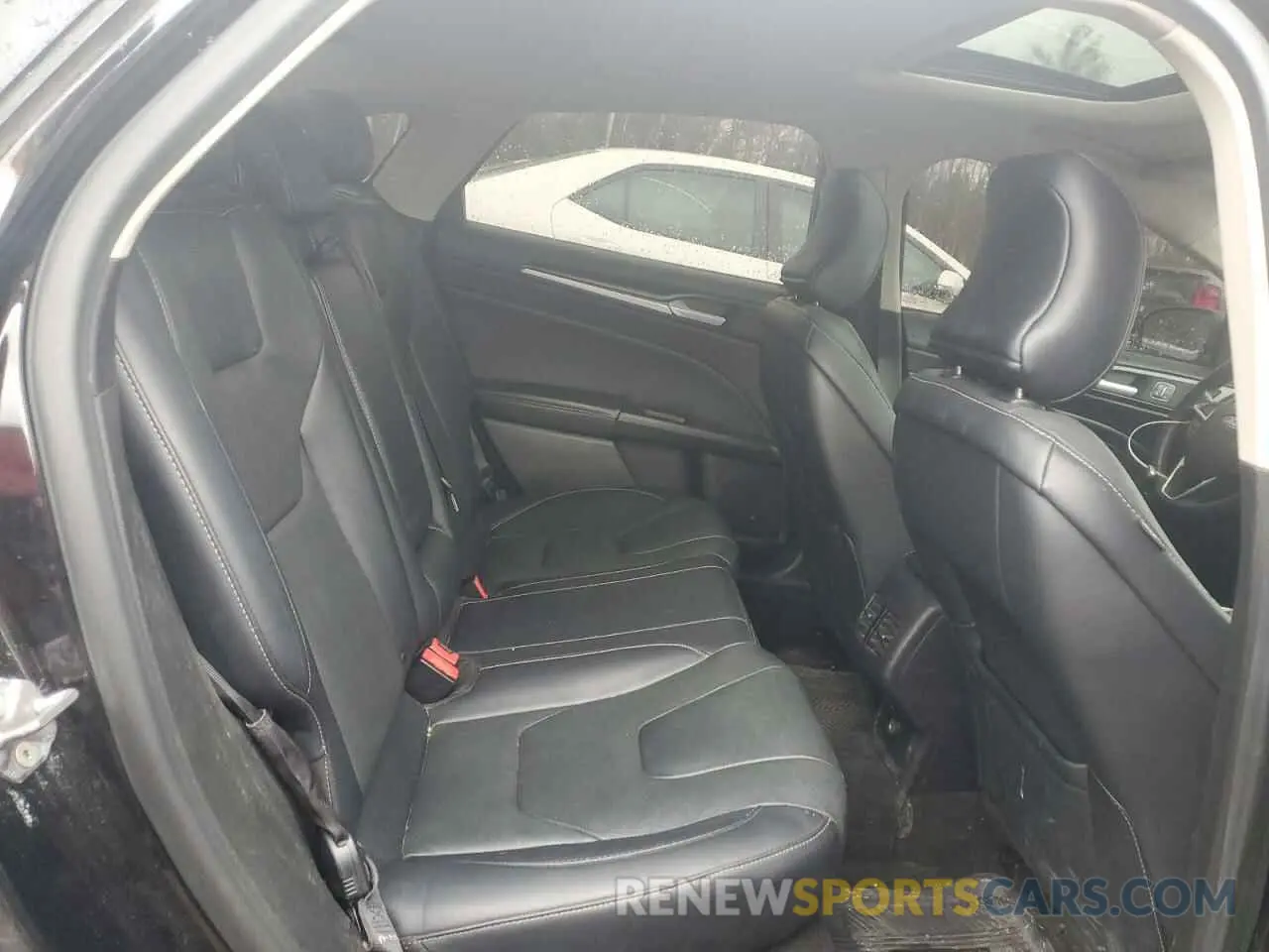 10 Photograph of a damaged car 3FA6P0RUXKR211789 FORD FUSION 2019