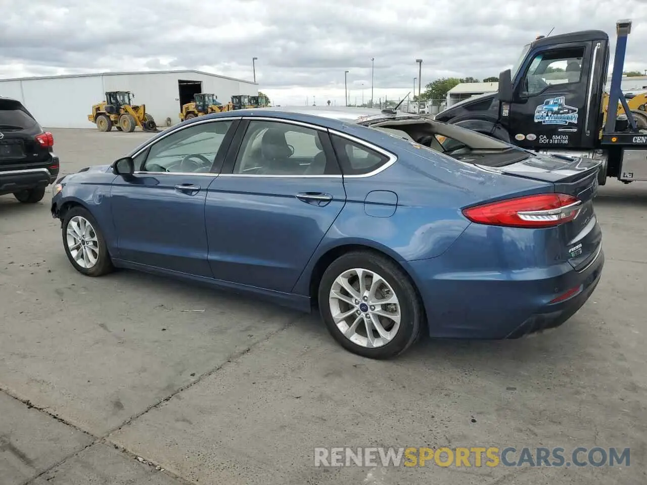 2 Photograph of a damaged car 3FA6P0SU2KR216561 FORD FUSION 2019