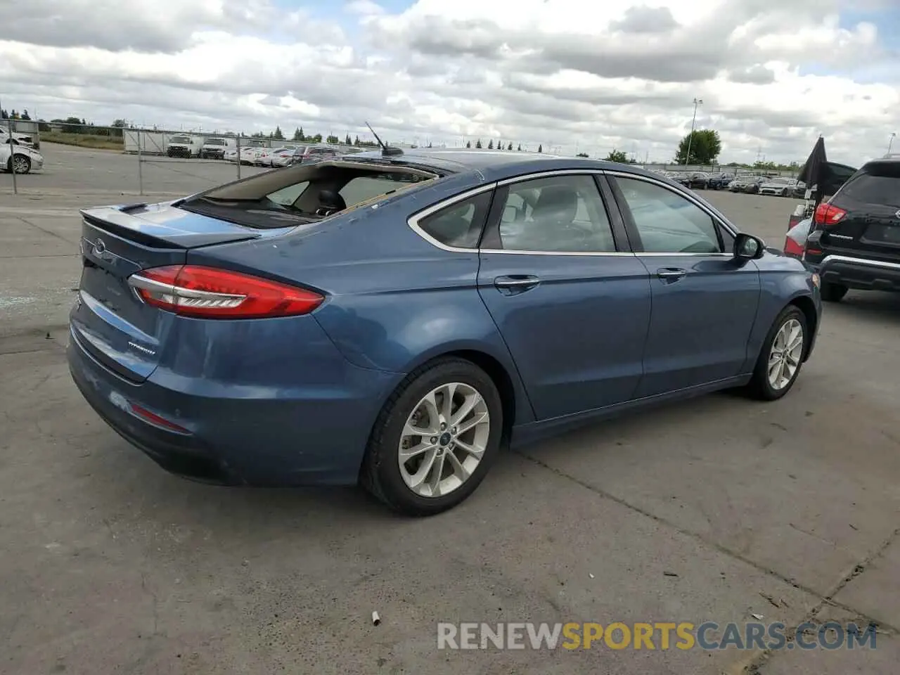 3 Photograph of a damaged car 3FA6P0SU2KR216561 FORD FUSION 2019