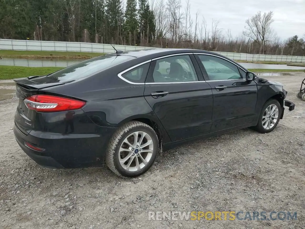 3 Photograph of a damaged car 3FA6P0SU2KR245381 FORD FUSION 2019
