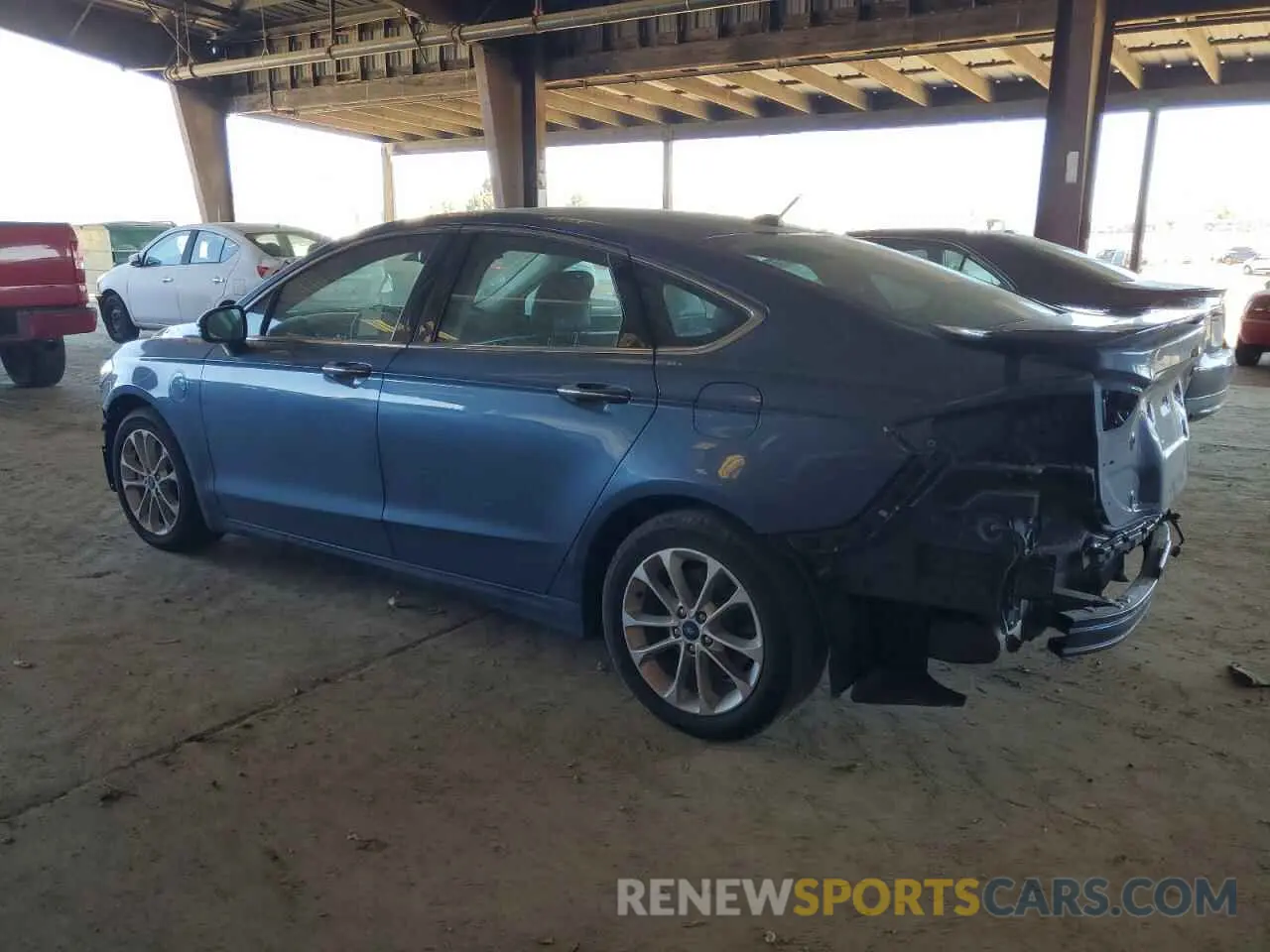 2 Photograph of a damaged car 3FA6P0SU2KR258602 FORD FUSION 2019