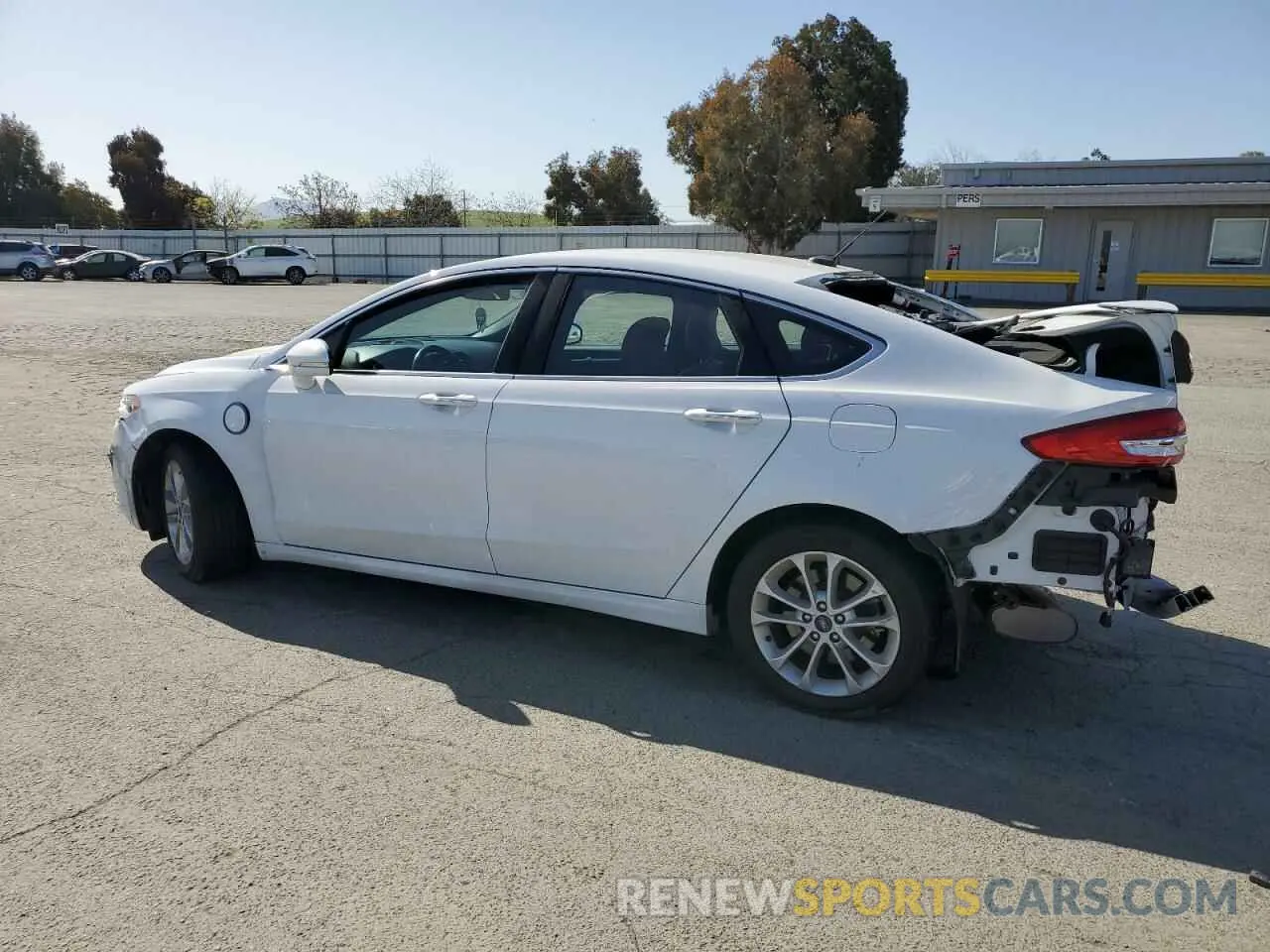 2 Photograph of a damaged car 3FA6P0SU5KR238621 FORD FUSION 2019