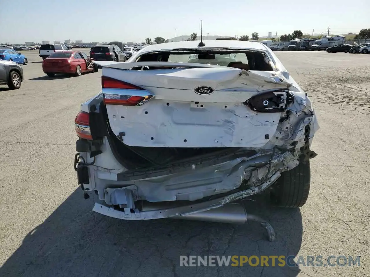 6 Photograph of a damaged car 3FA6P0SU5KR238621 FORD FUSION 2019