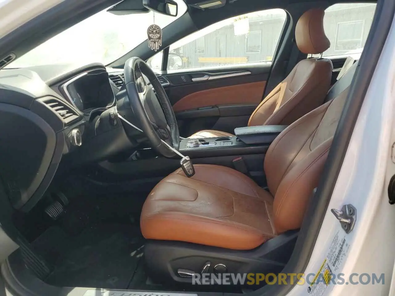 7 Photograph of a damaged car 3FA6P0SU5KR238621 FORD FUSION 2019