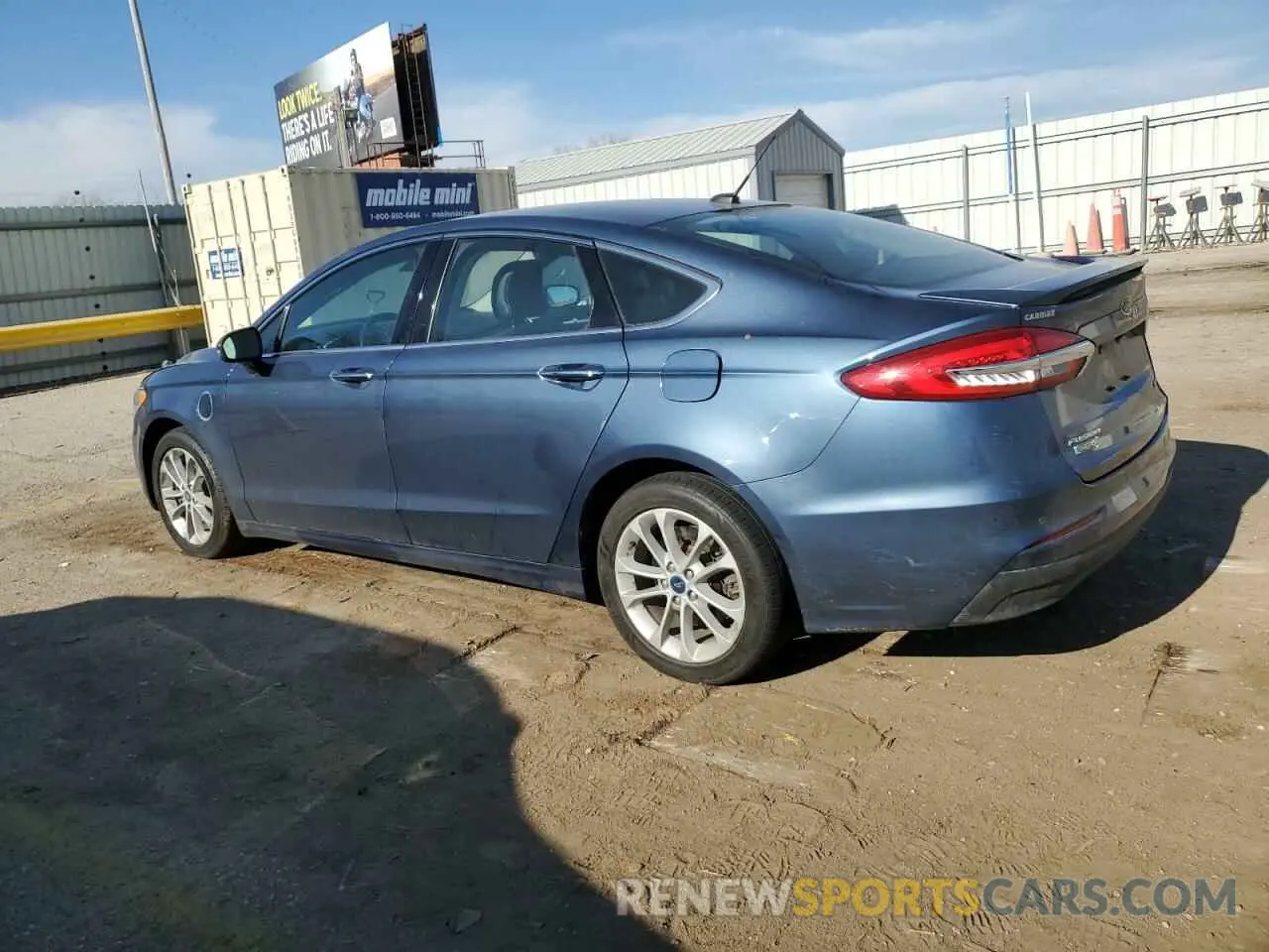 2 Photograph of a damaged car 3FA6P0SU7KR145552 FORD FUSION 2019