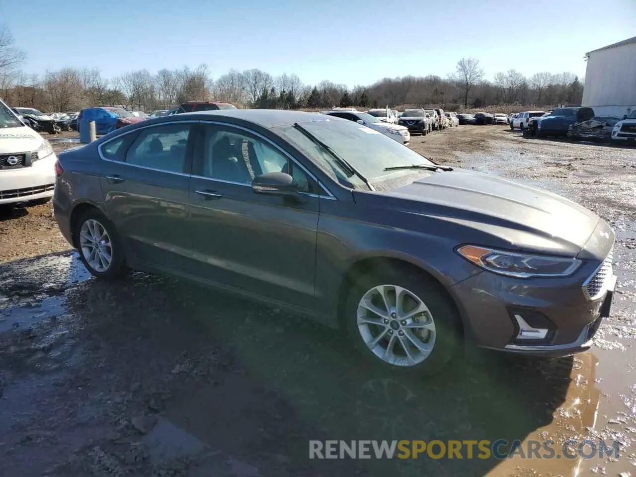 4 Photograph of a damaged car 3FA6P0SU7KR213087 FORD FUSION 2019