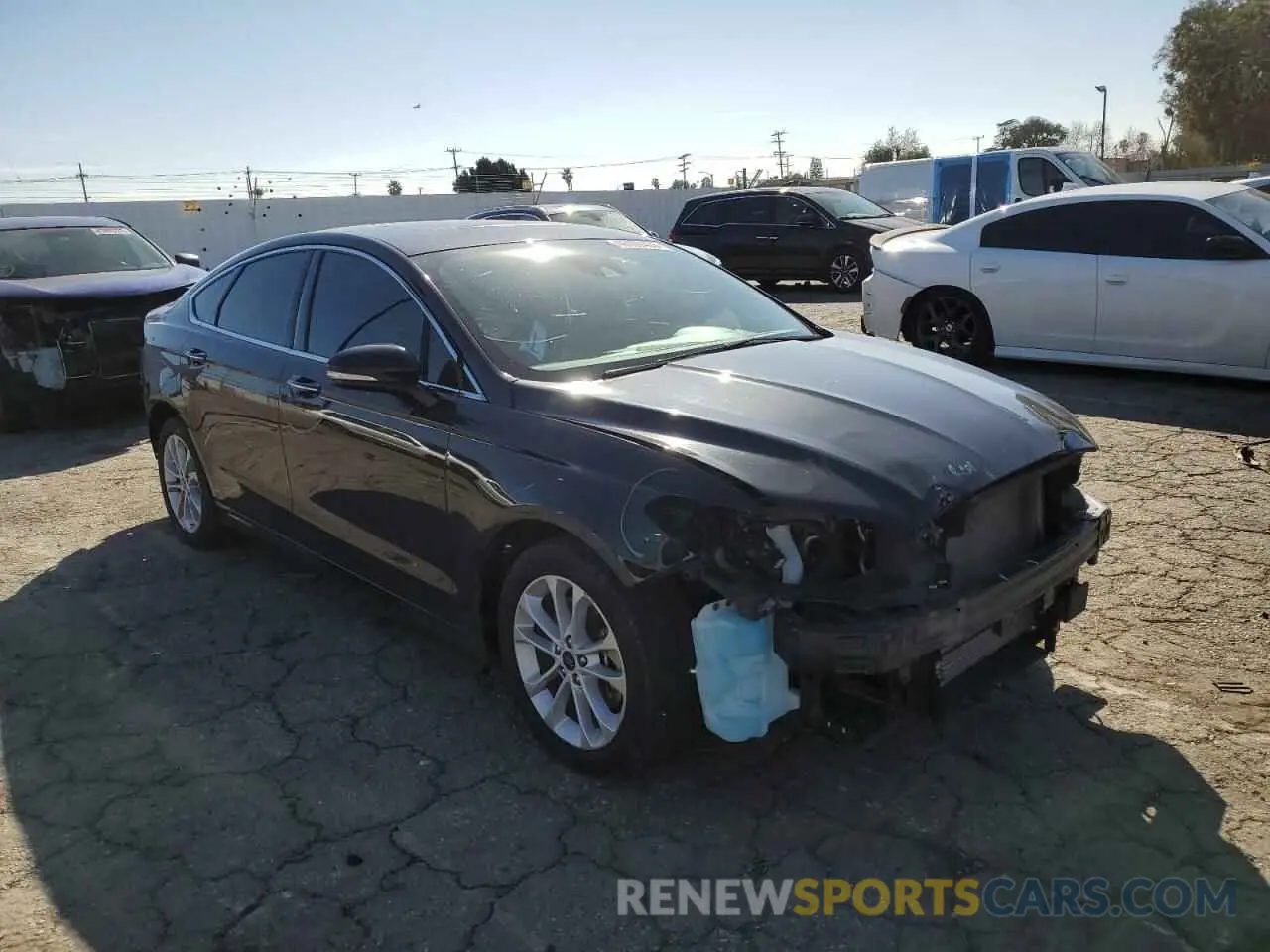 4 Photograph of a damaged car 3FA6P0SU8KR252111 FORD FUSION 2019