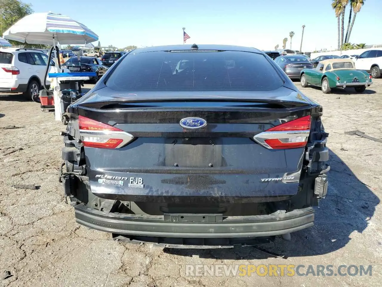 6 Photograph of a damaged car 3FA6P0SU8KR252111 FORD FUSION 2019