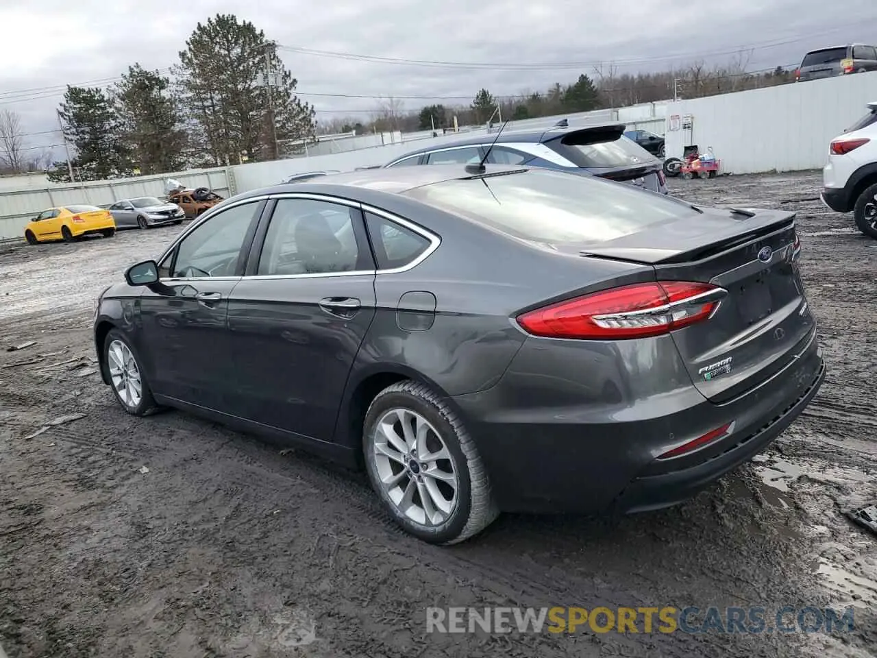 2 Photograph of a damaged car 3FA6P0SU9KR212796 FORD FUSION 2019