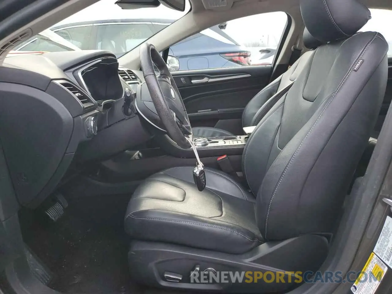 7 Photograph of a damaged car 3FA6P0SU9KR212796 FORD FUSION 2019