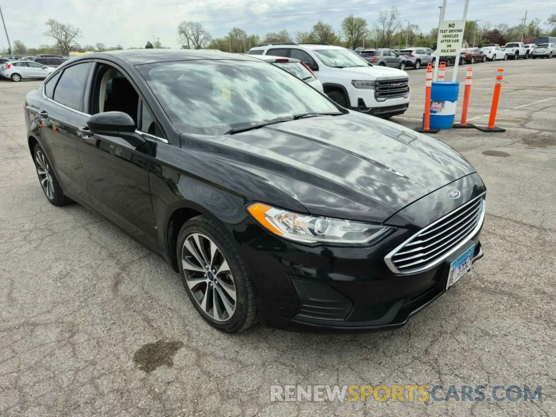 26 Photograph of a damaged car 3FA6P0T90KR239797 FORD FUSION 2019