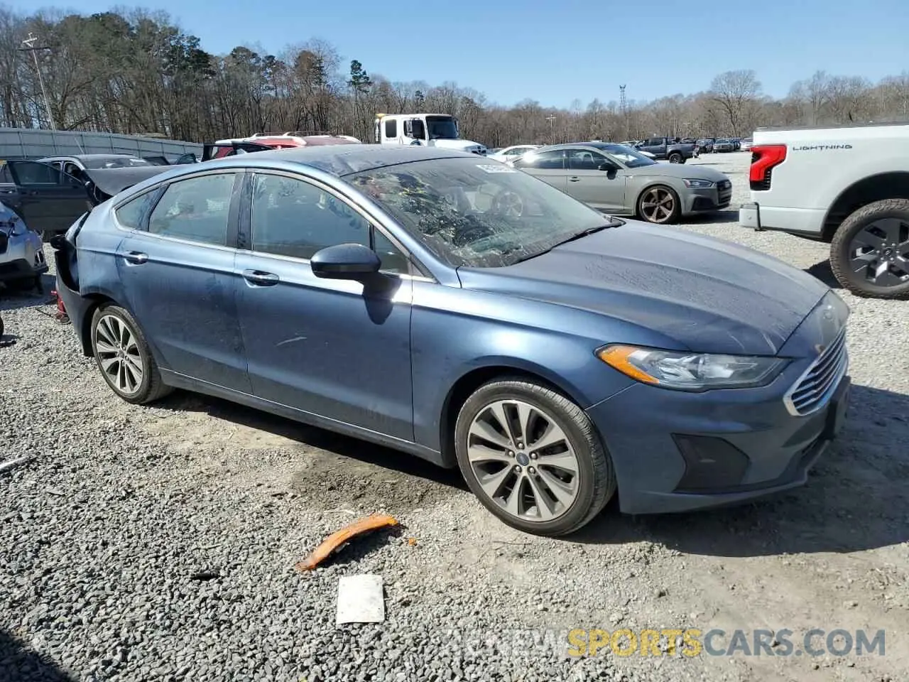4 Photograph of a damaged car 3FA6P0T90KR260360 FORD FUSION 2019