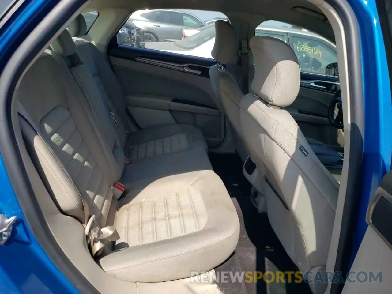 10 Photograph of a damaged car 3FA6P0T91KR142835 FORD FUSION 2019