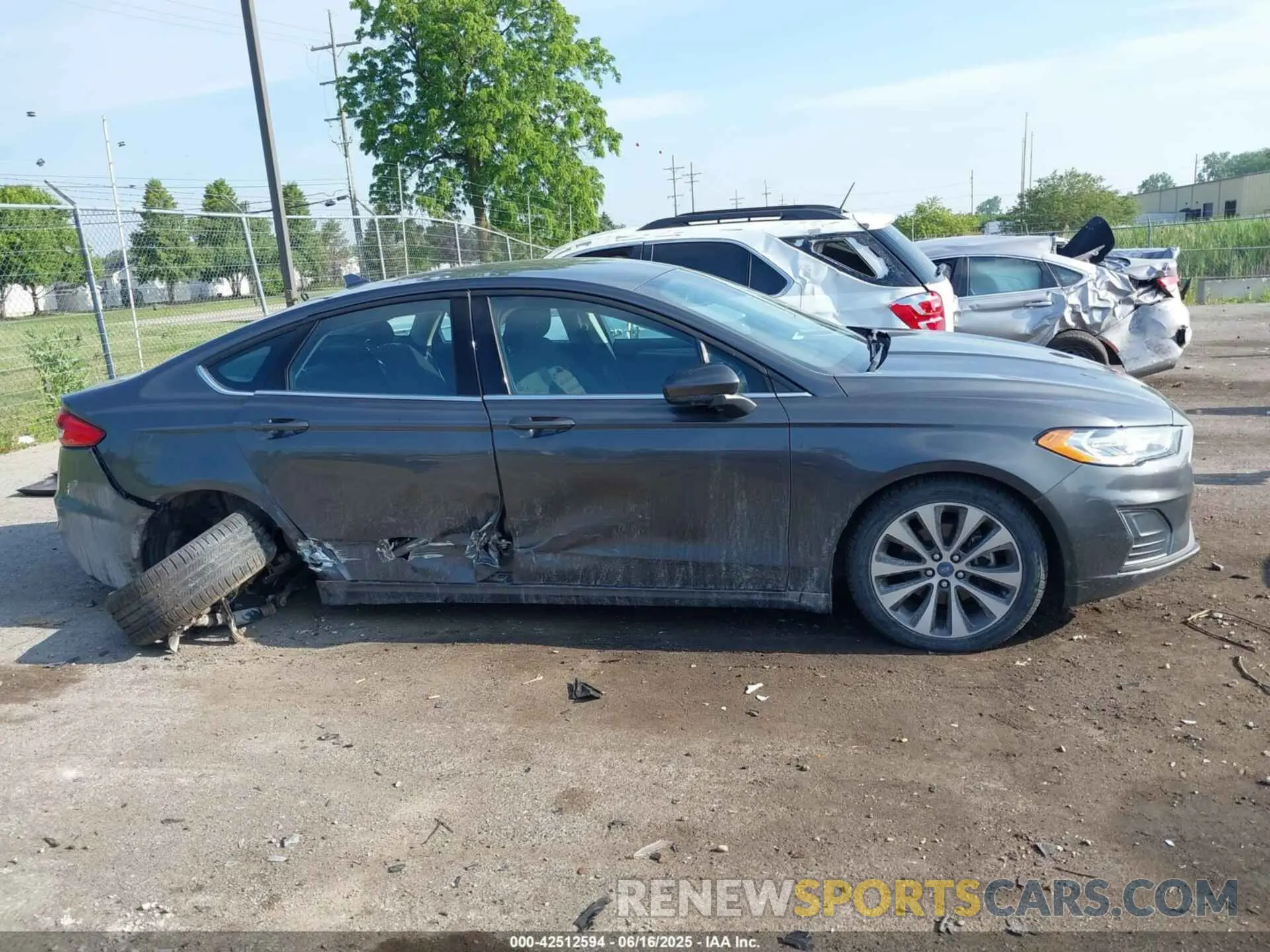 13 Photograph of a damaged car 3FA6P0T91KR147629 FORD FUSION 2019