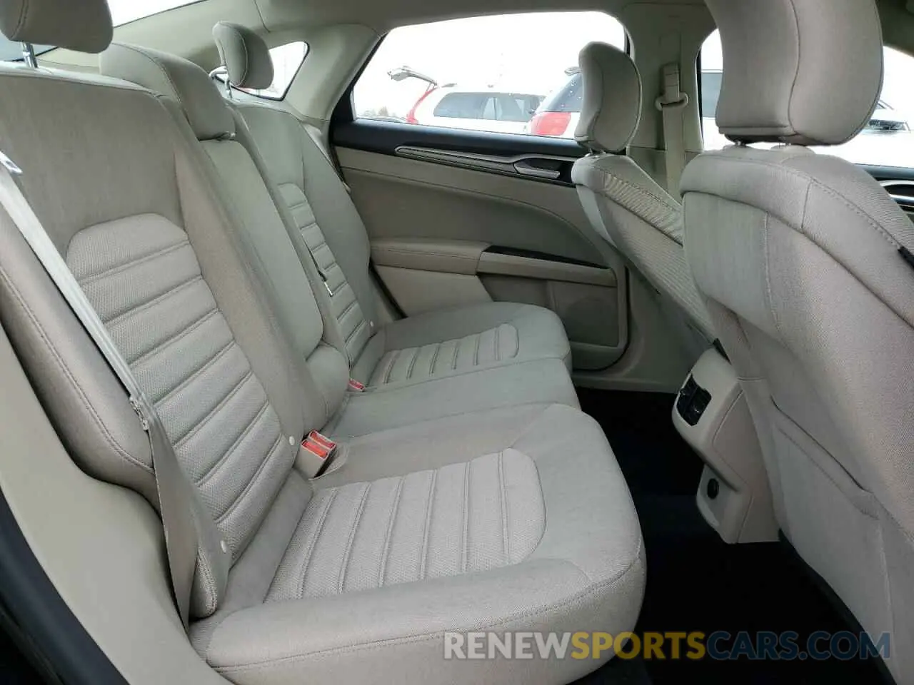10 Photograph of a damaged car 3FA6P0T91KR210101 FORD FUSION 2019