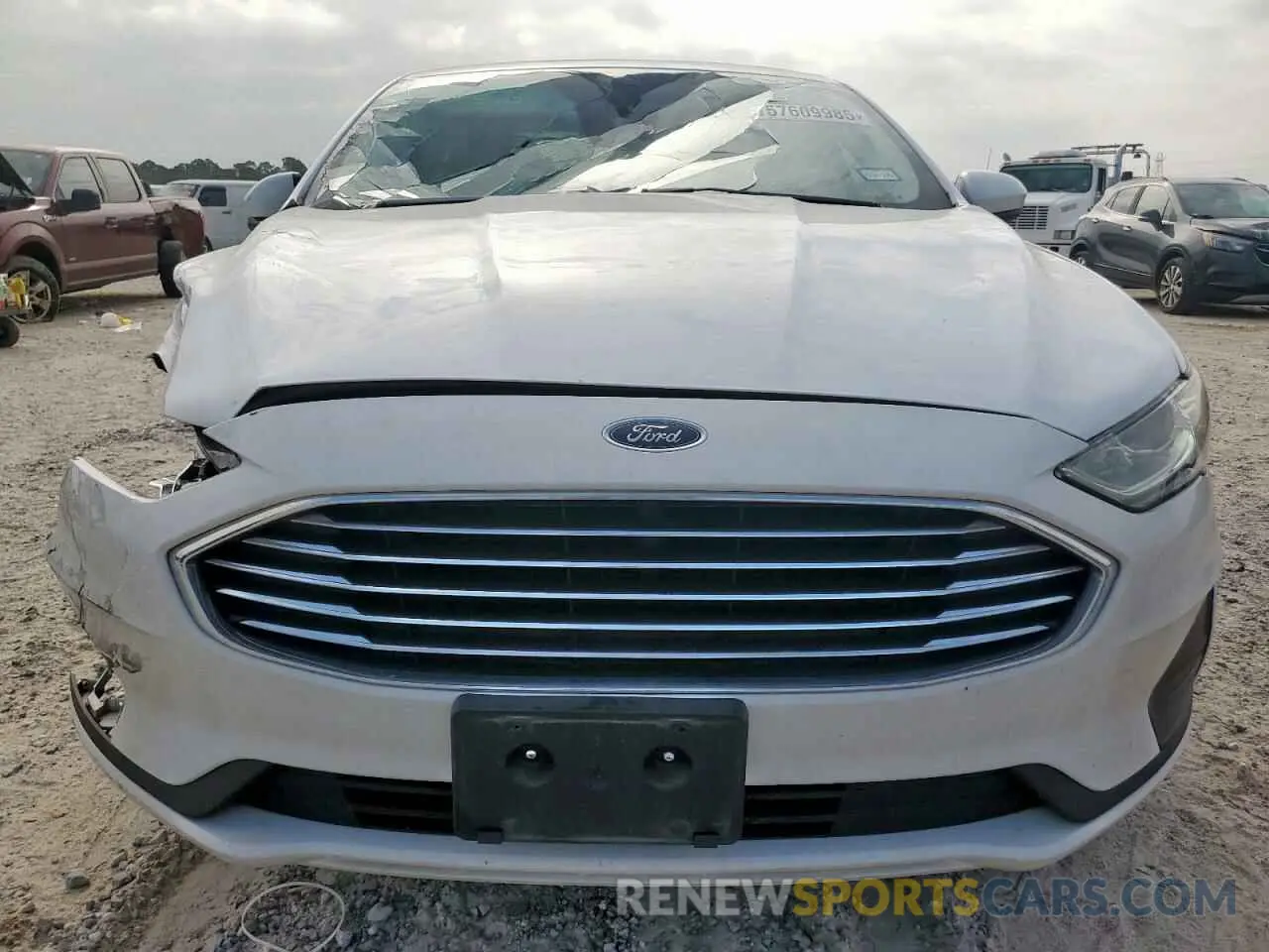 5 Photograph of a damaged car 3FA6P0T91KR260027 FORD FUSION 2019