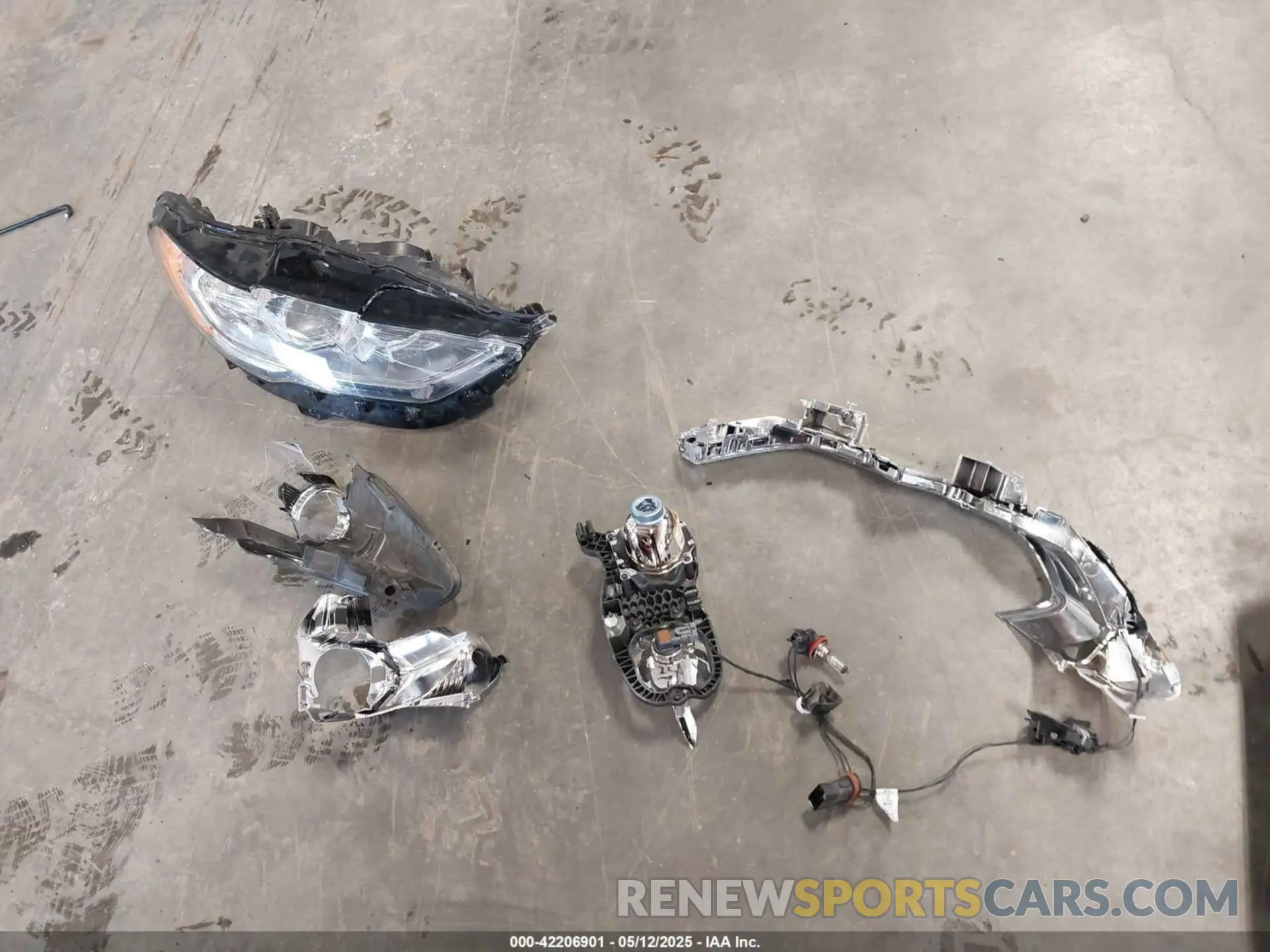 12 Photograph of a damaged car 3FA6P0T92KR216957 FORD FUSION 2019