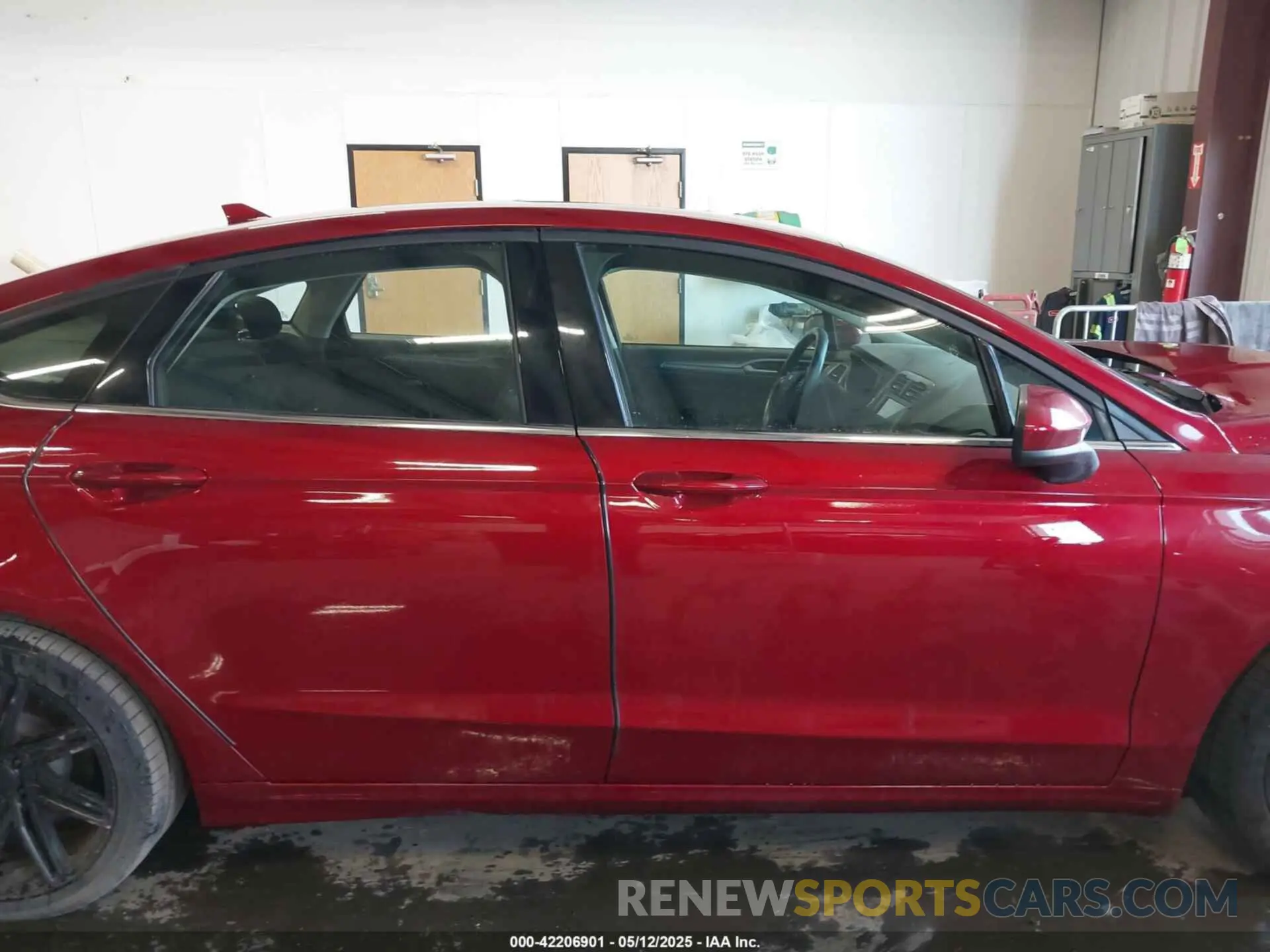 14 Photograph of a damaged car 3FA6P0T92KR216957 FORD FUSION 2019