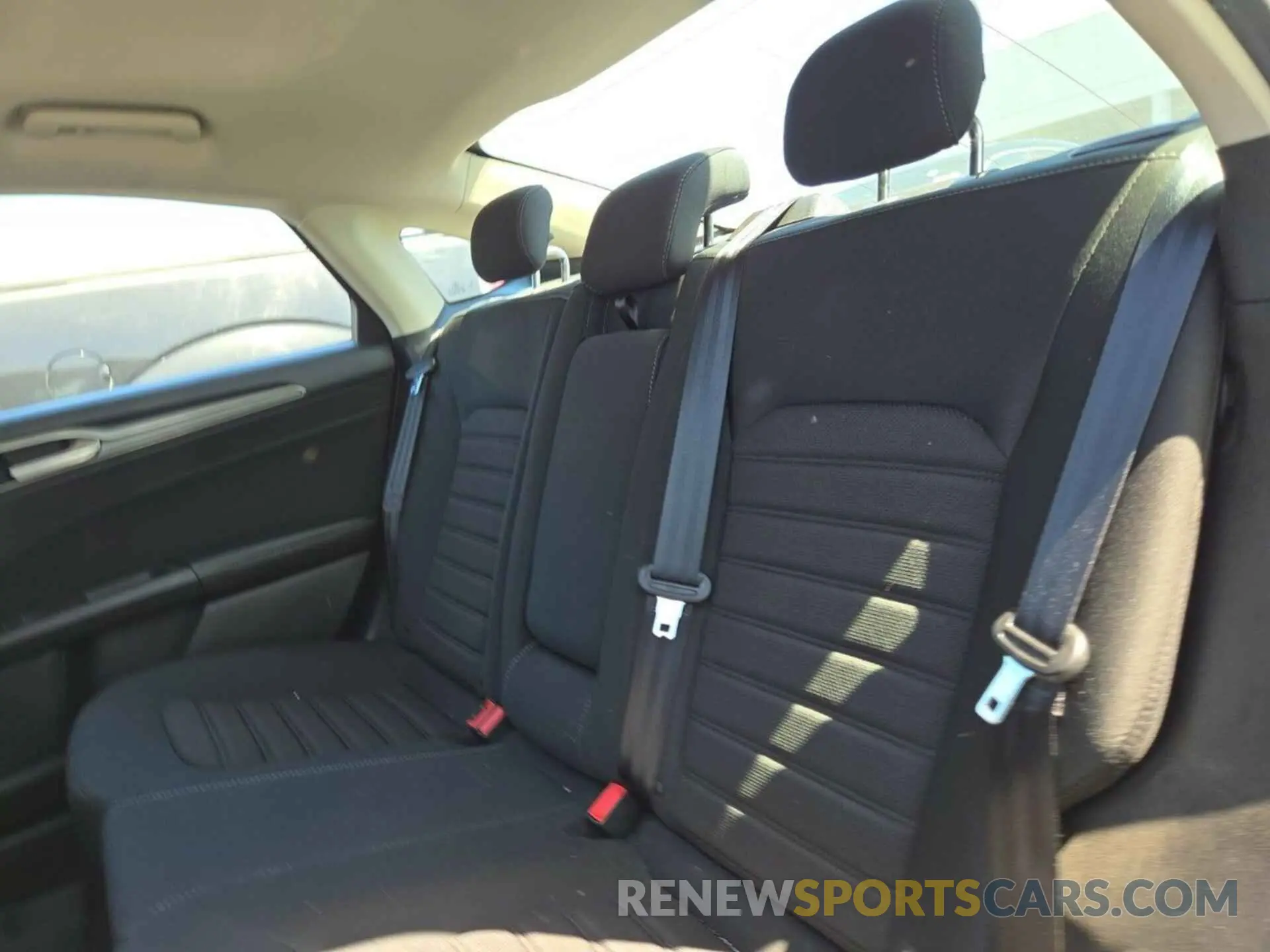 28 Photograph of a damaged car 3FA6P0T92KR243480 FORD FUSION 2019