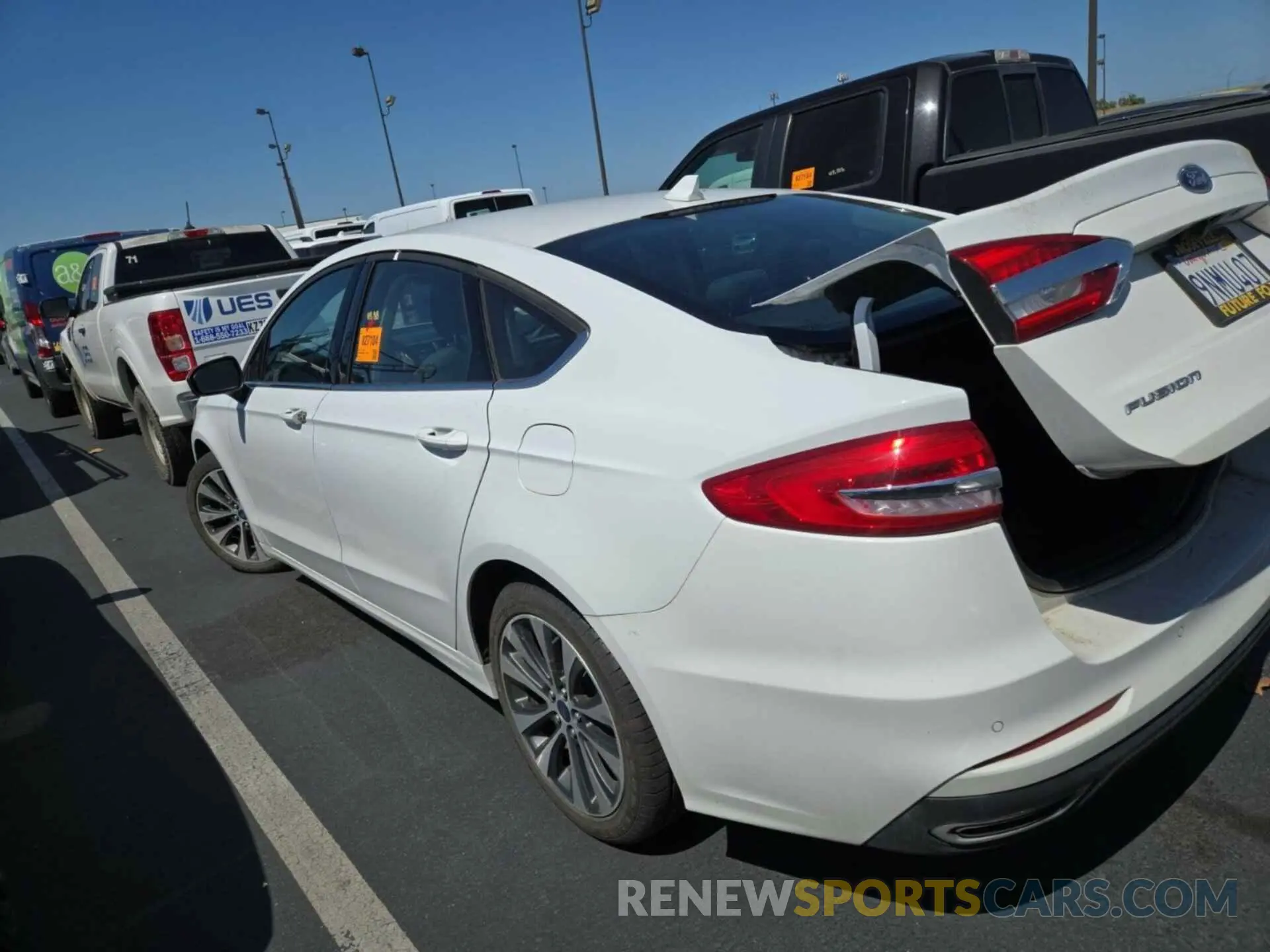 4 Photograph of a damaged car 3FA6P0T92KR243480 FORD FUSION 2019