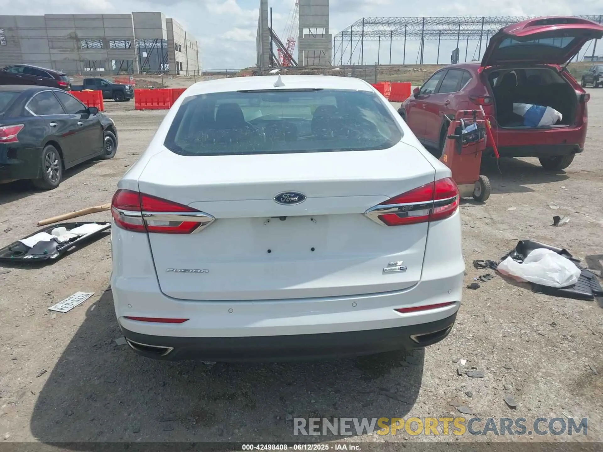 16 Photograph of a damaged car 3FA6P0T92KR253958 FORD FUSION 2019