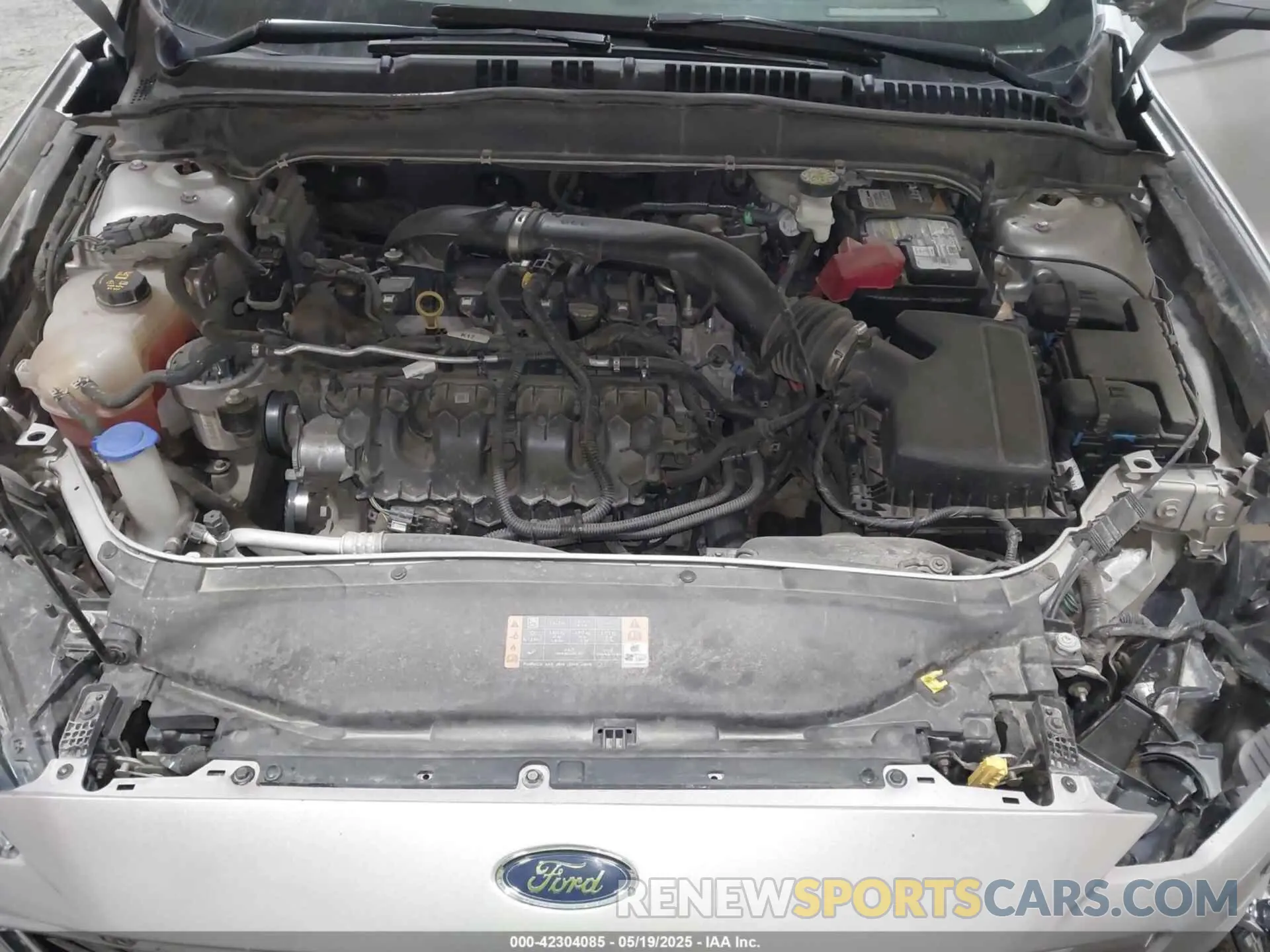 10 Photograph of a damaged car 3FA6P0T92KR261140 FORD FUSION 2019