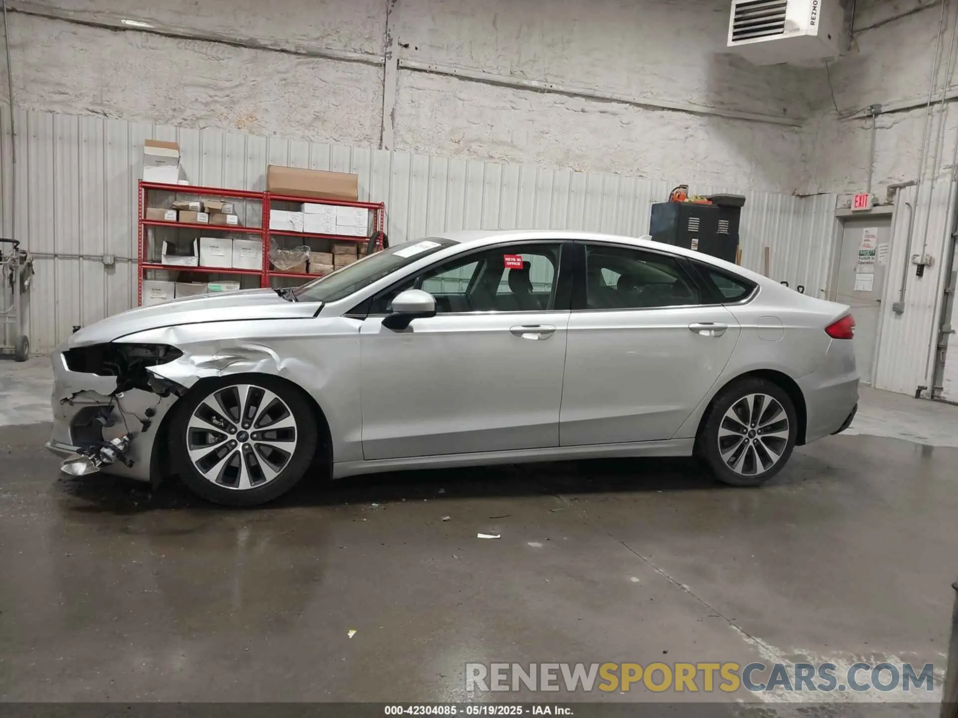 15 Photograph of a damaged car 3FA6P0T92KR261140 FORD FUSION 2019