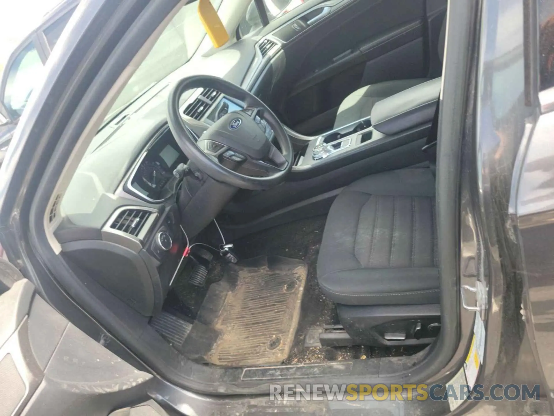 14 Photograph of a damaged car 3FA6P0T93KR243472 FORD FUSION 2019
