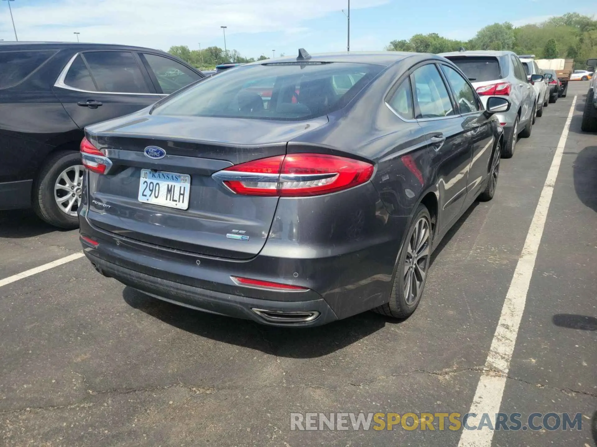17 Photograph of a damaged car 3FA6P0T93KR243472 FORD FUSION 2019