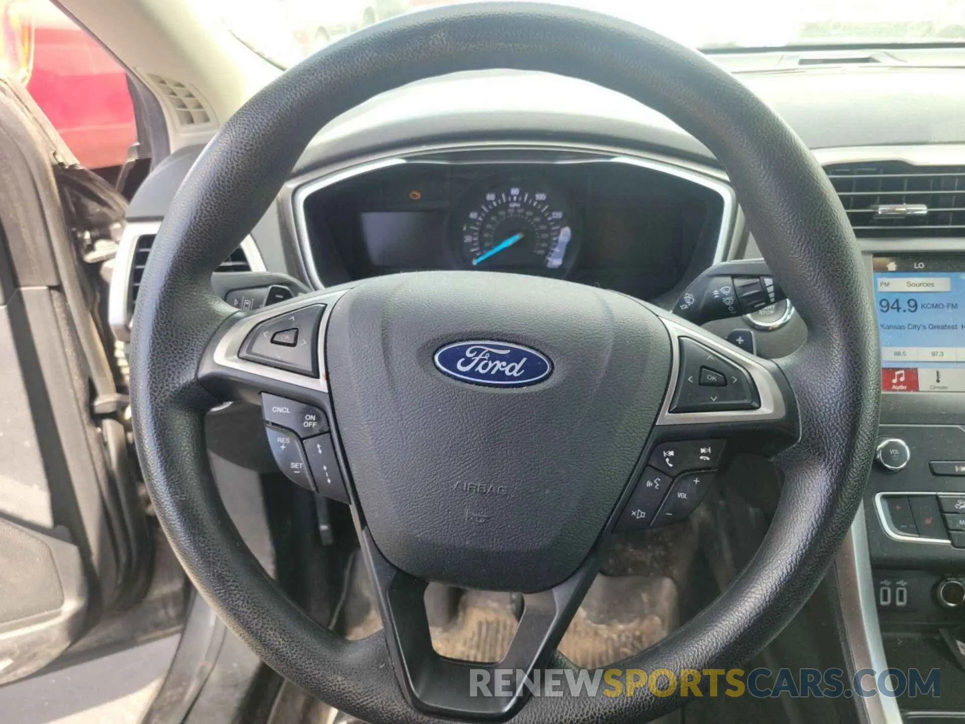 19 Photograph of a damaged car 3FA6P0T93KR243472 FORD FUSION 2019