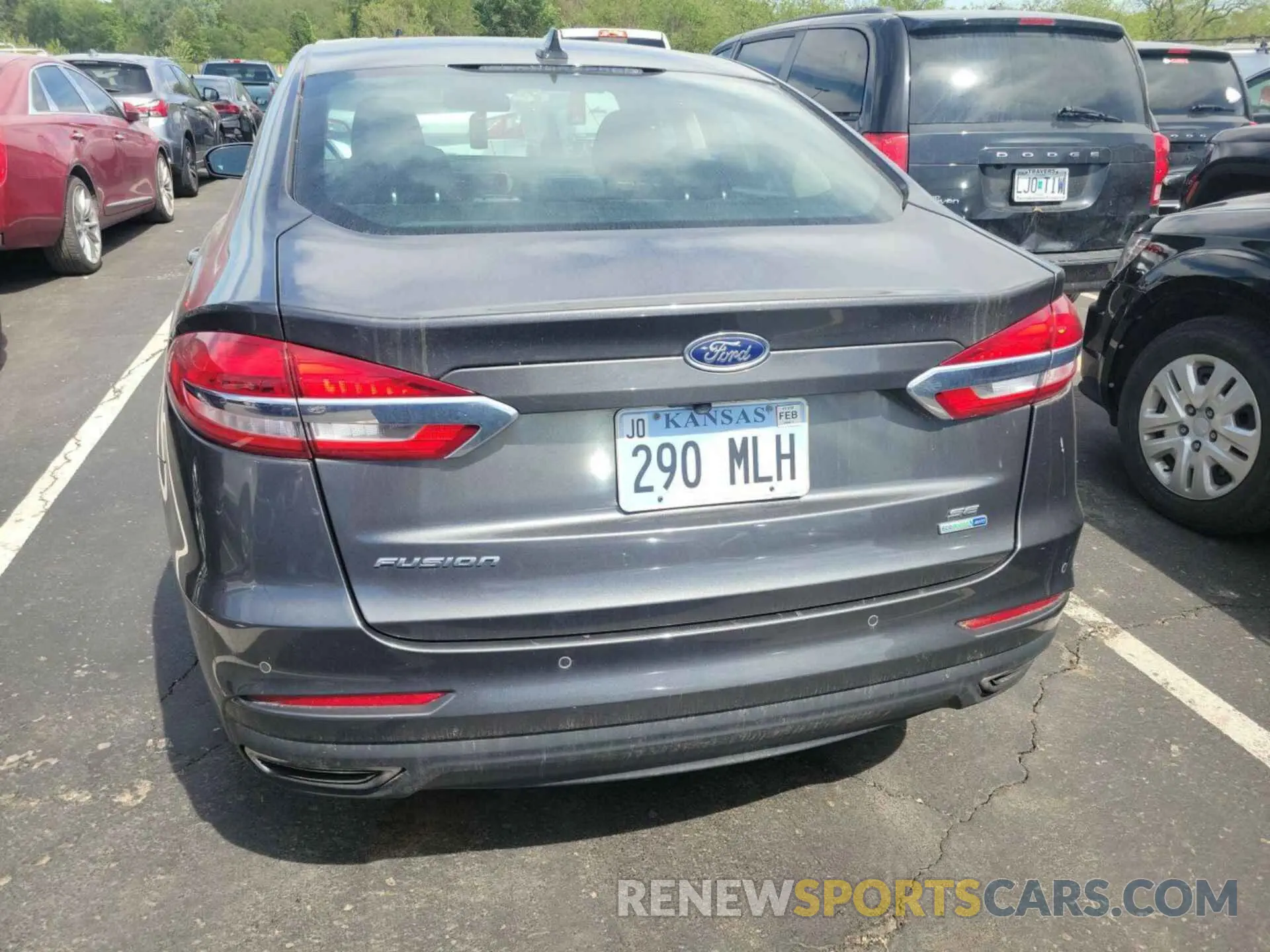 9 Photograph of a damaged car 3FA6P0T93KR243472 FORD FUSION 2019
