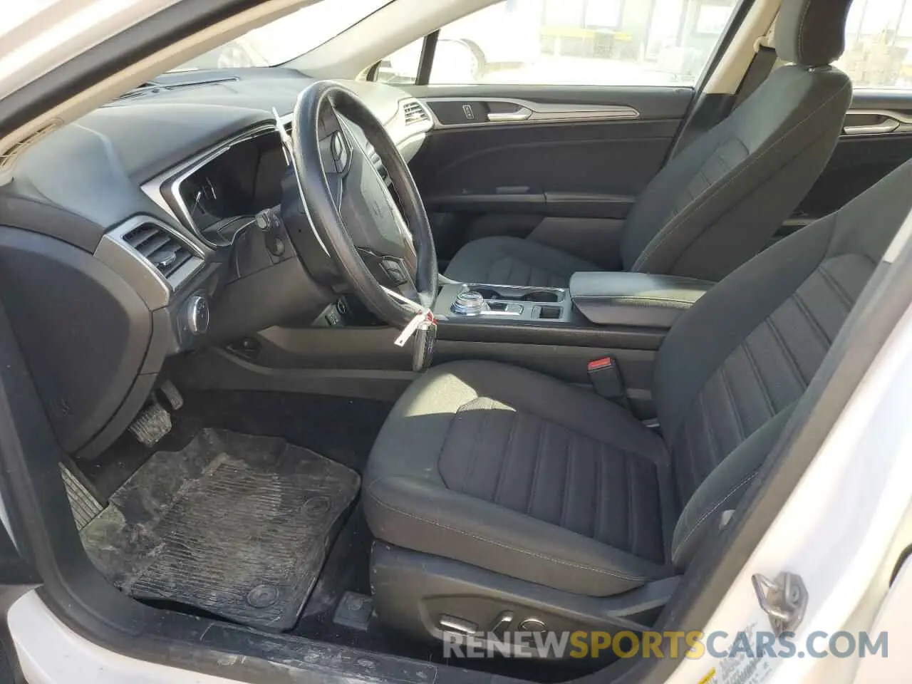 7 Photograph of a damaged car 3FA6P0T93KR283759 FORD FUSION 2019