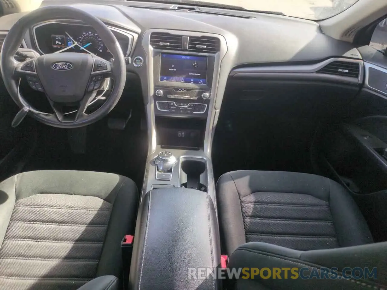 8 Photograph of a damaged car 3FA6P0T94KR237941 FORD FUSION 2019