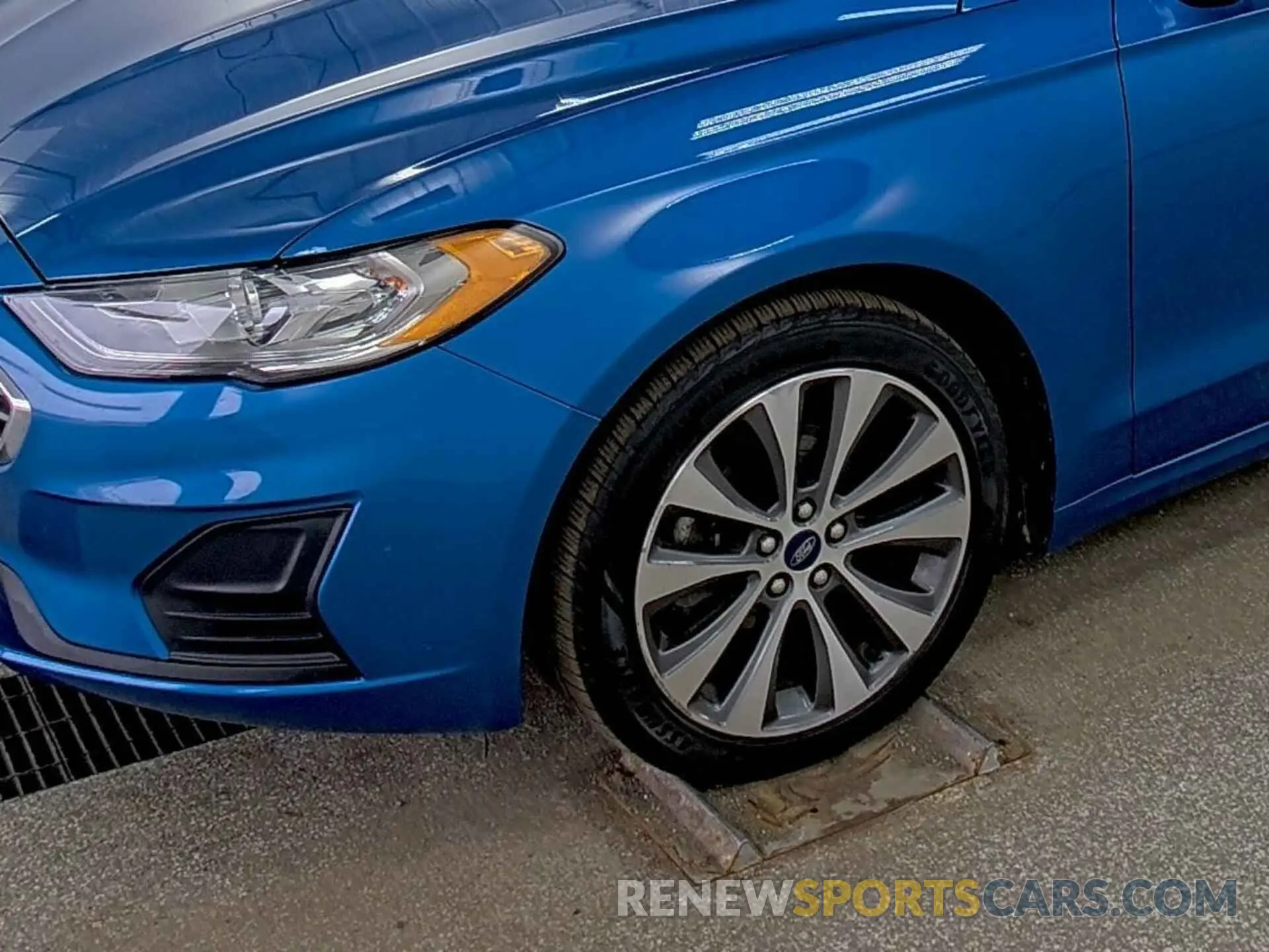 19 Photograph of a damaged car 3FA6P0T95KR152428 FORD FUSION 2019