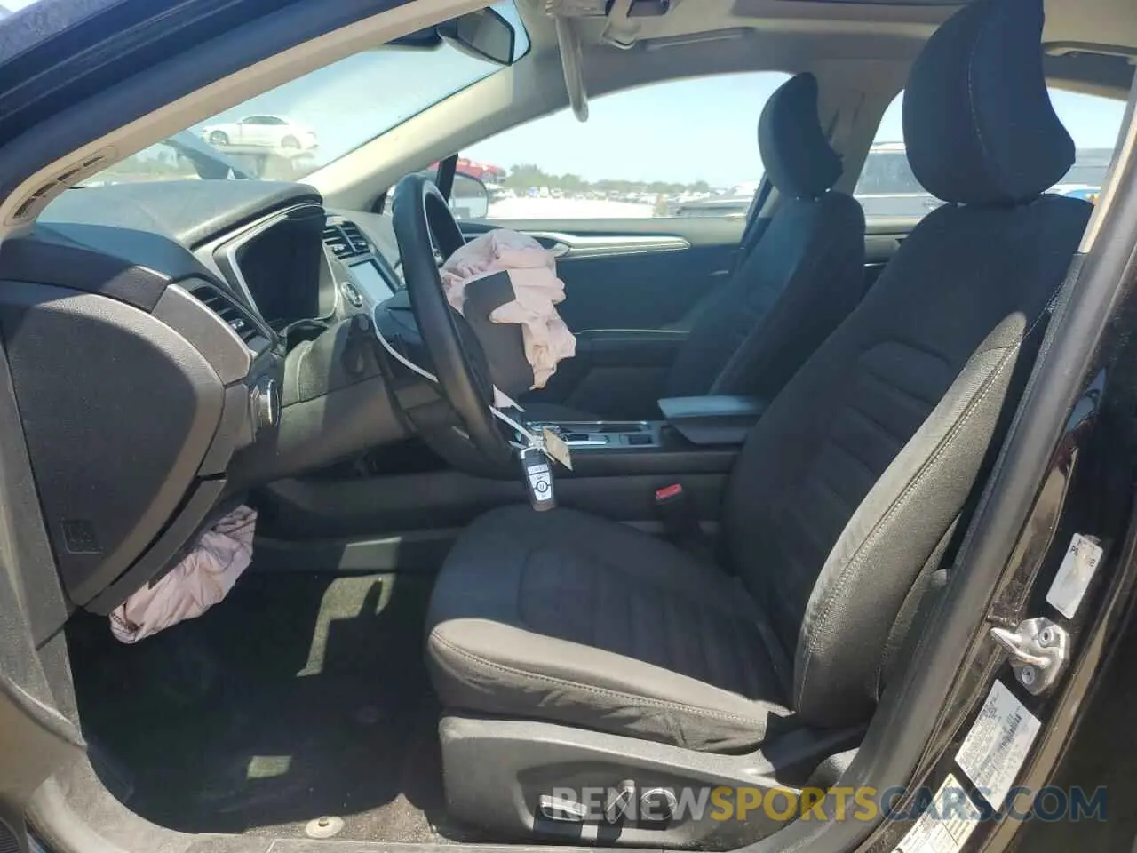 7 Photograph of a damaged car 3FA6P0T95KR261164 FORD FUSION 2019