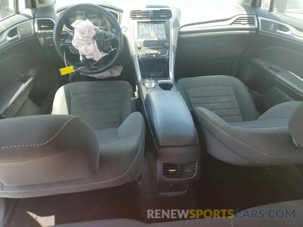 8 Photograph of a damaged car 3FA6P0T95KR261164 FORD FUSION 2019