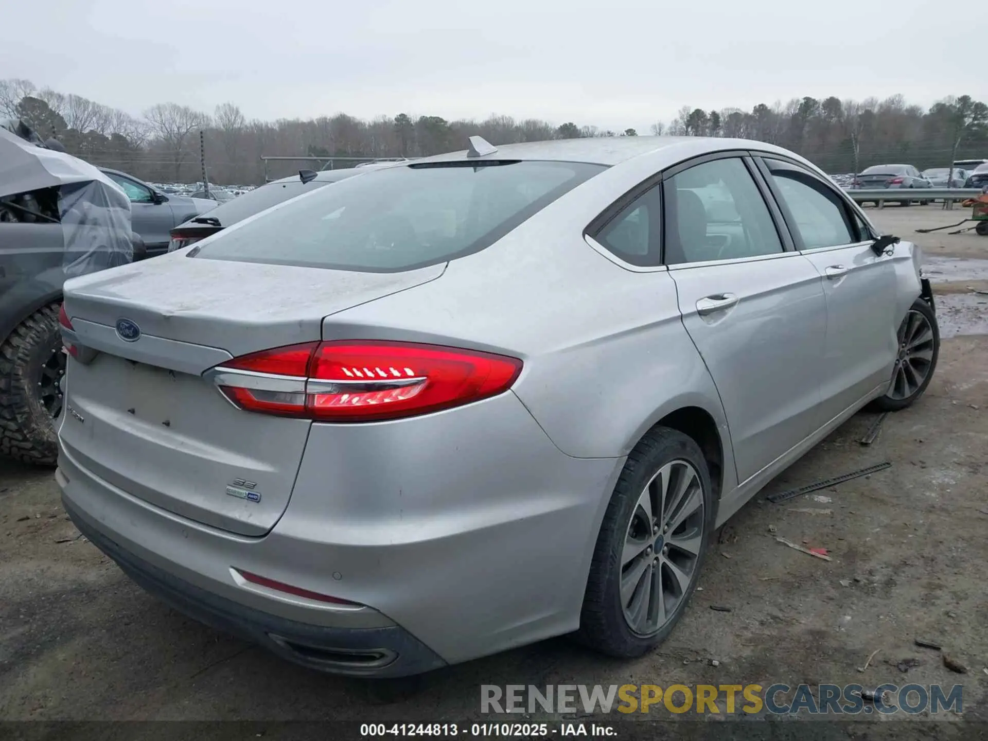 4 Photograph of a damaged car 3FA6P0T95KR264713 FORD FUSION 2019
