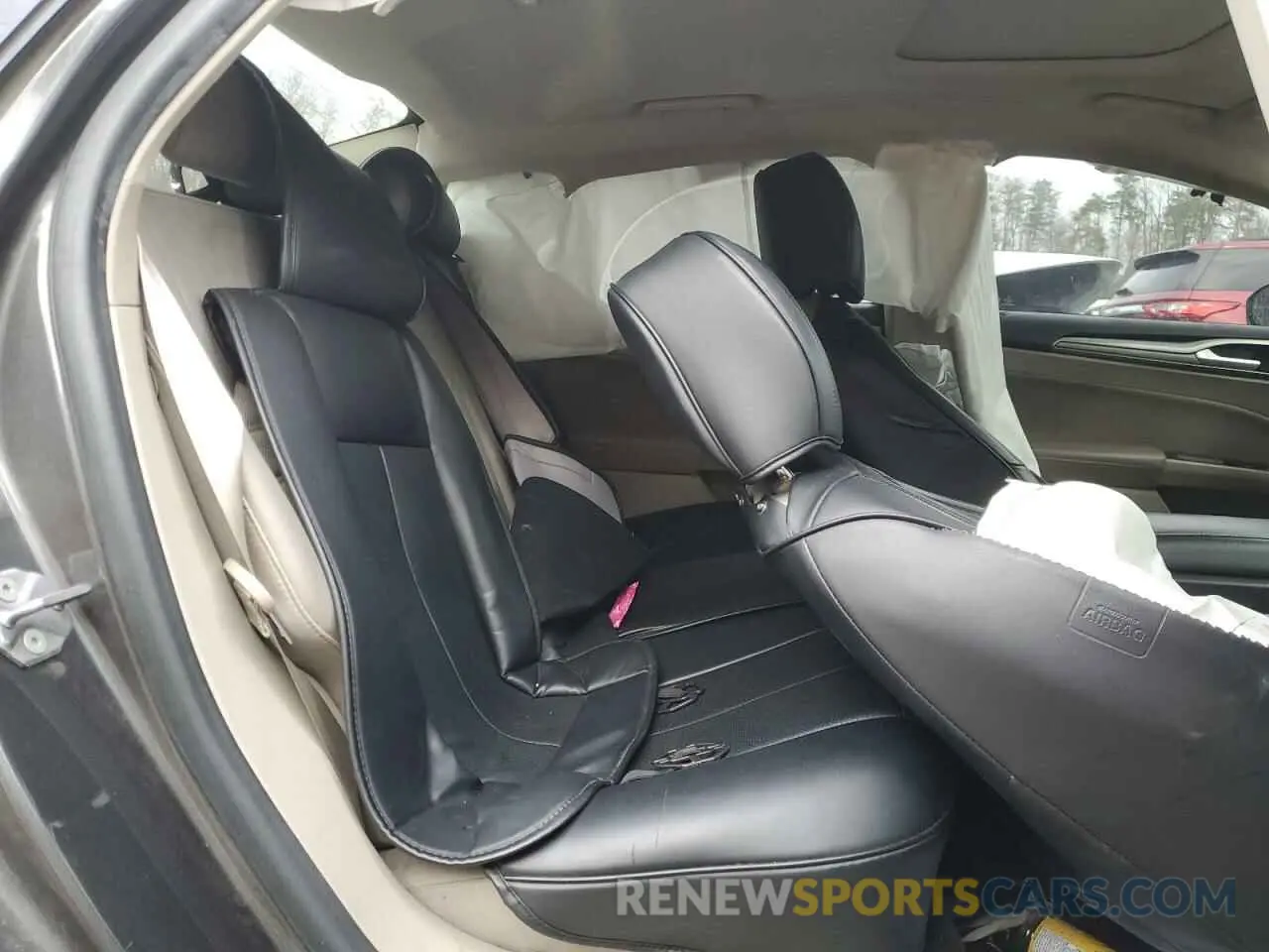 10 Photograph of a damaged car 3FA6P0T95KR270608 FORD FUSION 2019